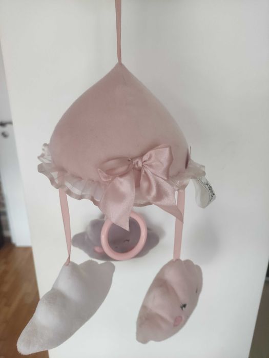 Музикална играчка за количка.