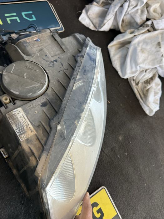 Фарове фар VW Touareg Xenon Valeo рециклиран във фарове лайф за монтаж