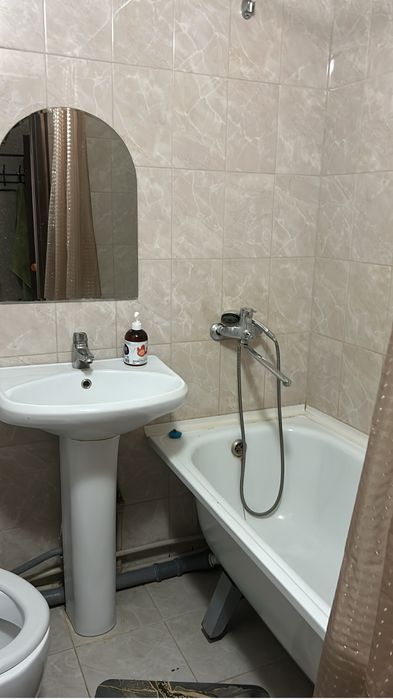 4 мкр , возле Азия молл