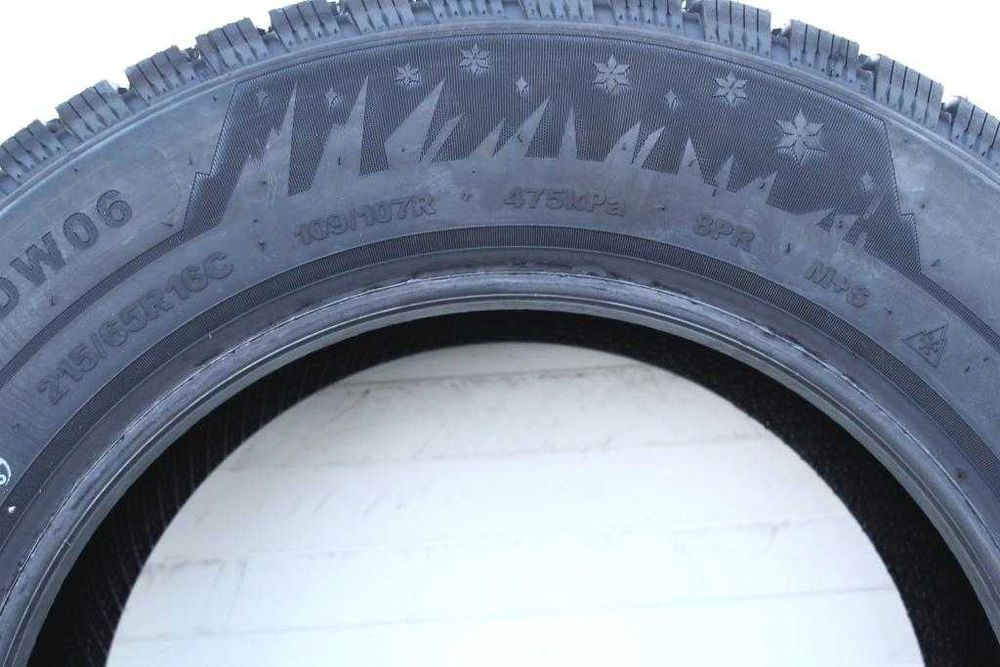Anvelope iarna noi 215/65R16C, 109/107R, Doublestar