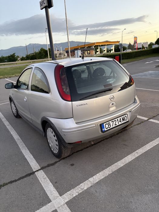 Продавам OPEL CORSA 1.0