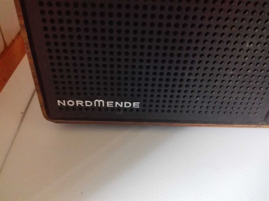 Радио  VEF 206 , NORD MENDE U 106 и лот  фонокарти.