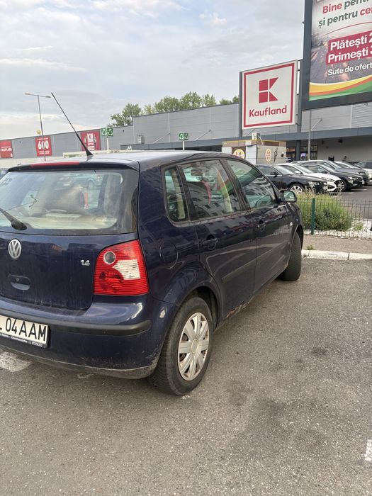 VOLKSWAGEN Polo