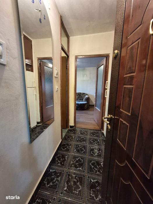 Garsonieră semidecomandata, et. 3/4, Rovine- Școala 39, 64.000 Euro