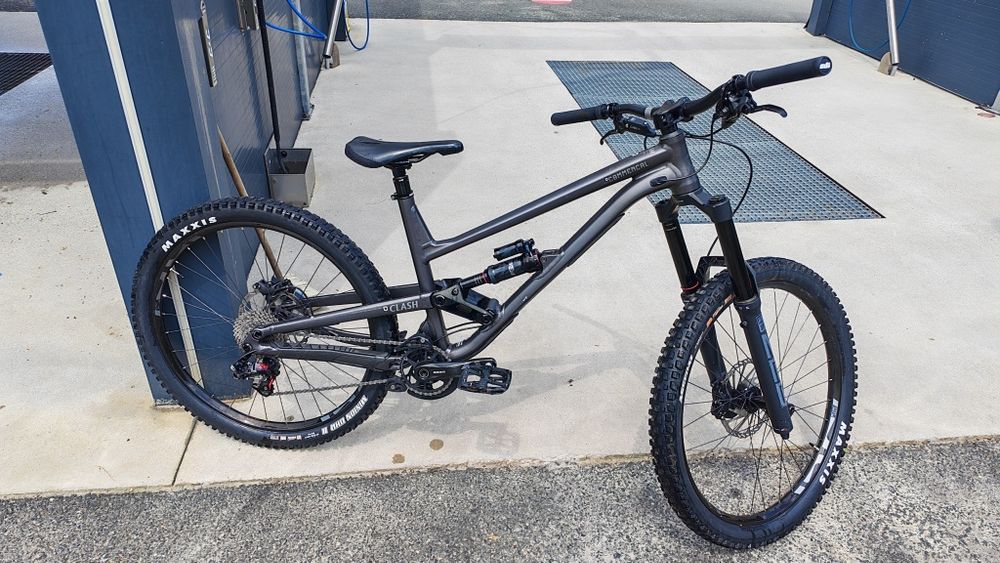 Commencal clash 2025 mtb enduro full suspension