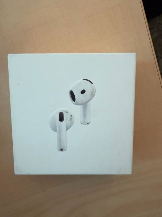 Apple Air Pods 4 с шумоподавлением