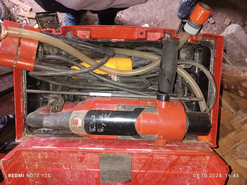 Vând set scule Hilti