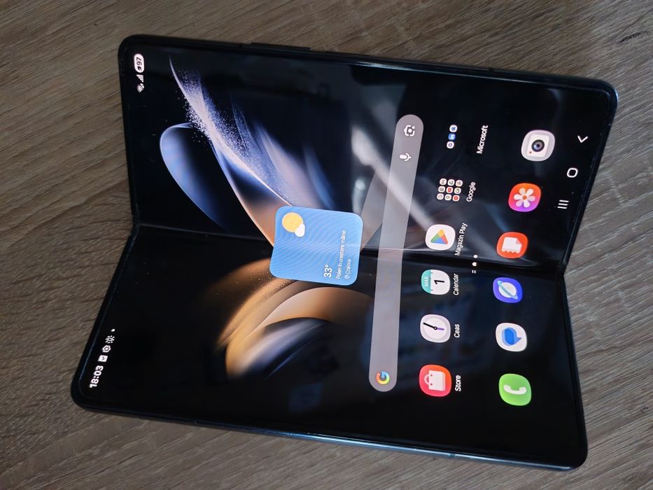 Vand sau schimb samsung Z fold 4 folosit!