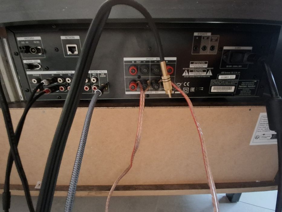 Receiver stereo Harman Kardon HK 3700 cu telecomandă