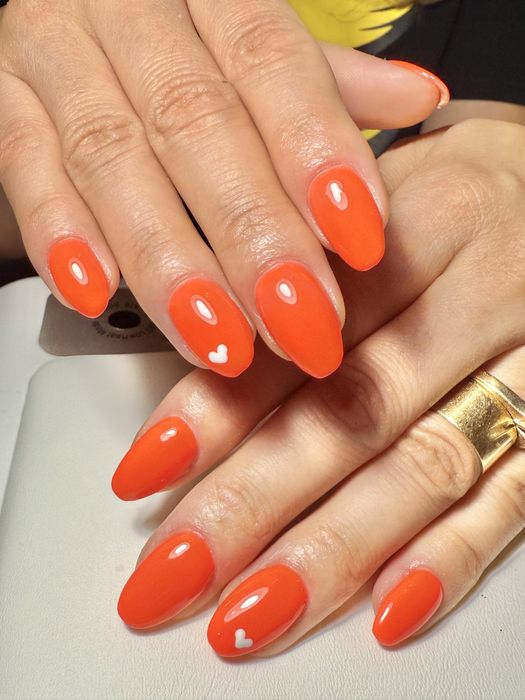 Manichiura gel si semipermanenta