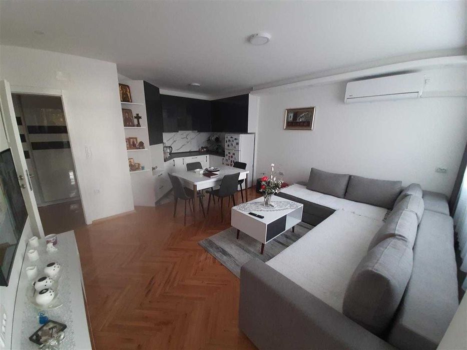 Дава се под наем Тристаен апартамент в Пловдив, Съдийски - 85 кв.м за 413.1 € - Снимка #2