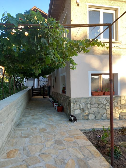 Дава се под наем Етаж от къща в Велинград - 83 кв.м за 350 € - Снимка #4