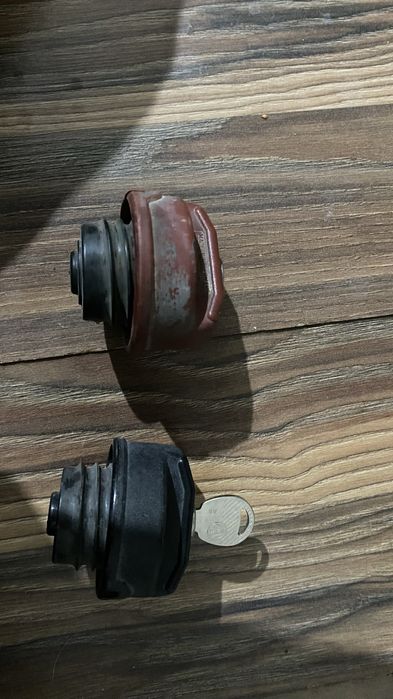 Крышка от бака на пассат