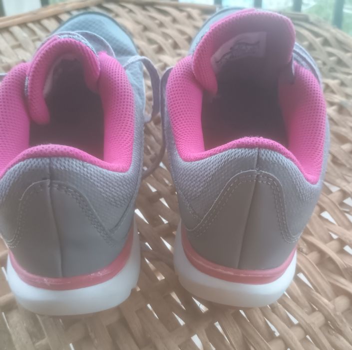 Маратонки  Nike номер 37