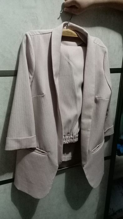 Продам двойку костюм