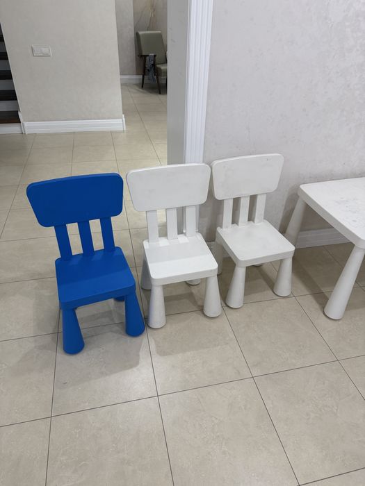 Стол и стулья Икея