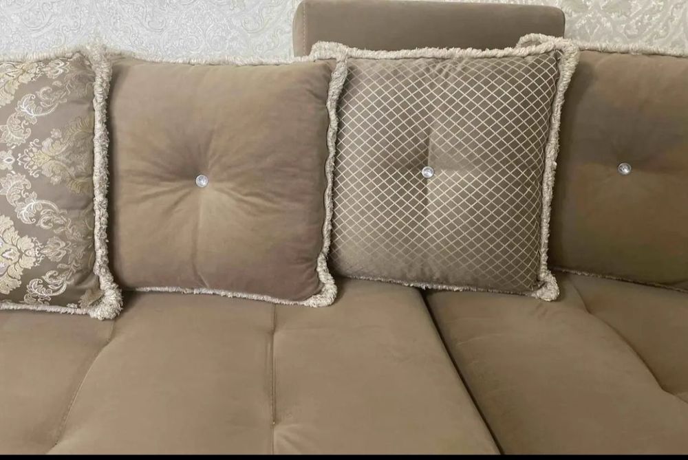 Продается большой диван + мини диван в подарок