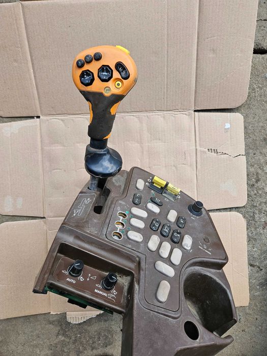 Consola de control multifunctionala combina John Deere STS/WTS — poza 2