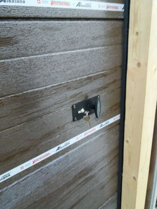 Usa garaj sectionala cu panou de 40 mm