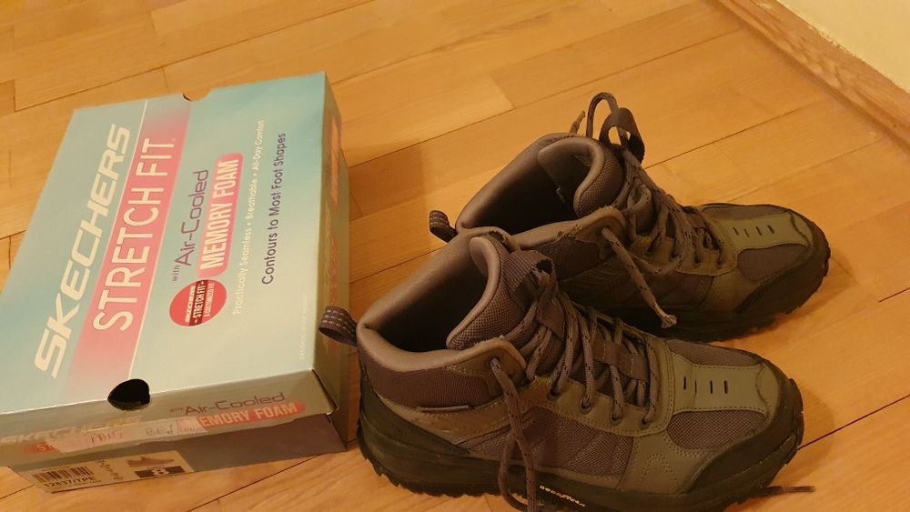 Ghete Skechers Air-Cooled Memory FOAM cu talpă Goodyear
