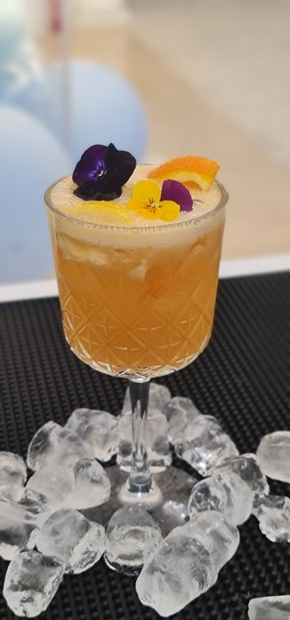 Open bar & tort shoturi