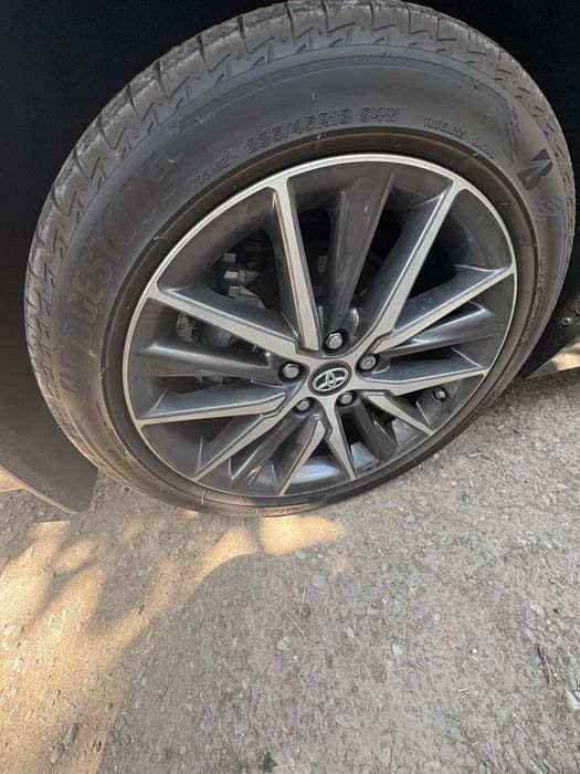 Bridgestone 235/45/18