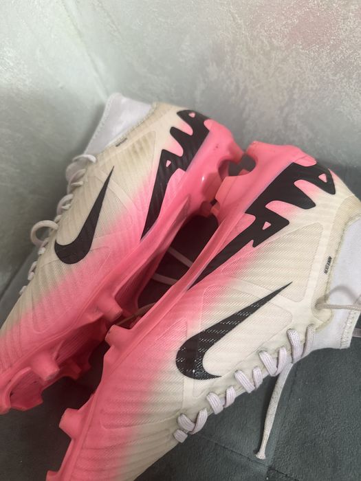 Ghete de fotbal nike mercurial