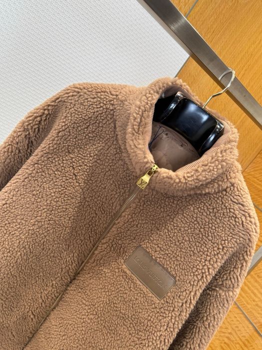 Geaca Louis Vuitton cu blana Premium