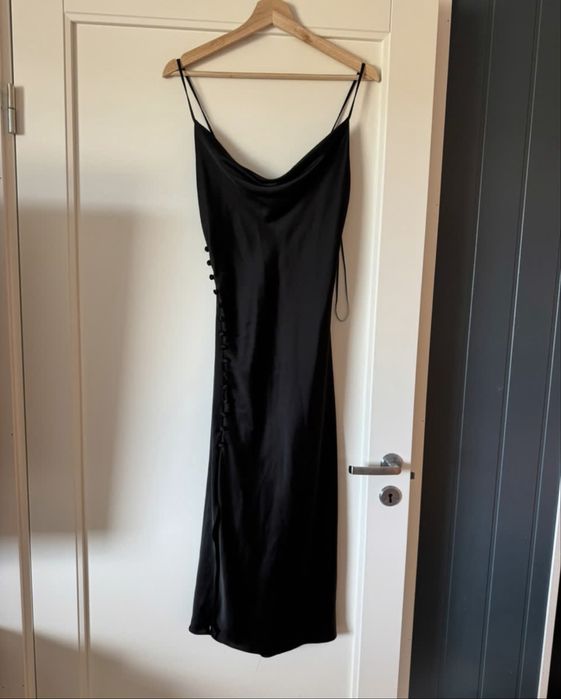 Платье с разрезом зара