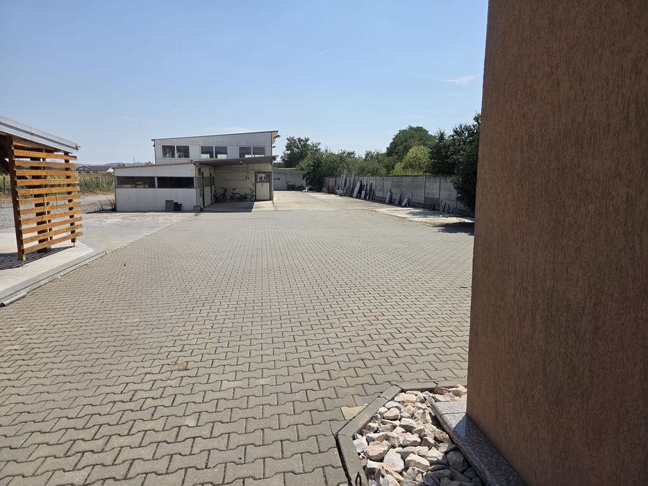 Teren 2518 mp cu casă, garaj, atelier
