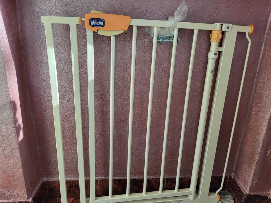 Poarta siguranta chicco pentru caini