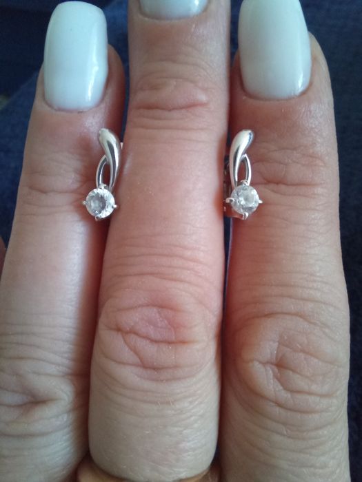 Продам серьги белое золото