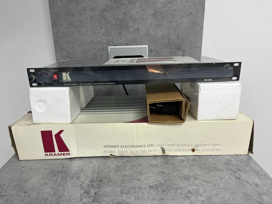 Kramer Electronics SV-5N is a professional video distribution amplifier (DA)