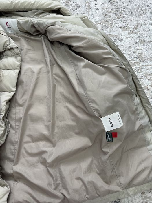 Продам пуховик фирмы класна