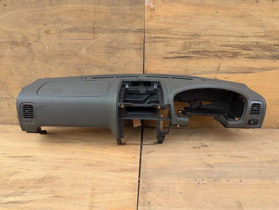 Торпеда панель на Ниссан Террано R50