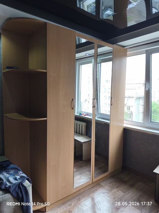 Продается большой шкаф