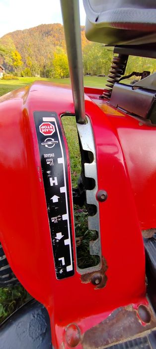 Tractoraș gazon / iarbă MTD