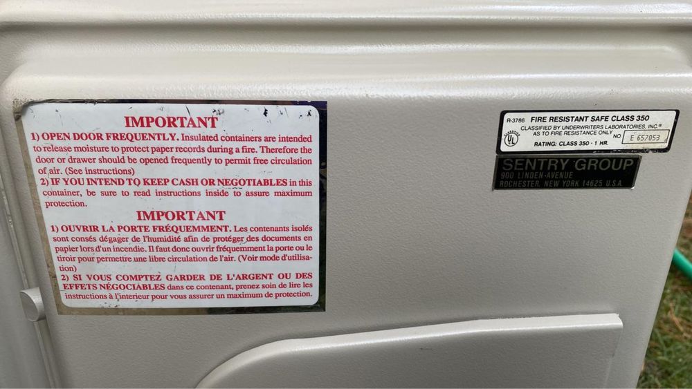 Продам американский сейф Sentry 1310