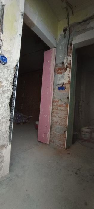 Измазване, реновиране на стени, тавани, шпакловане и боядисване