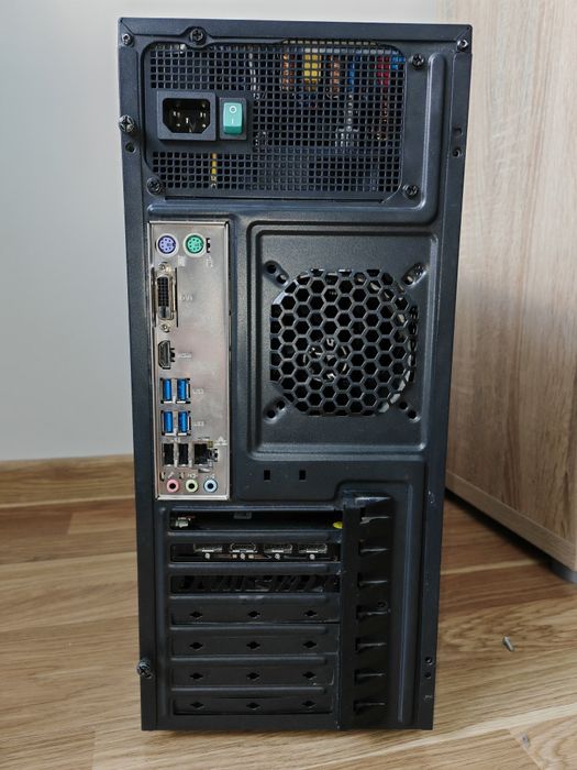 Геймърски компютър R5 3600, RX6700XT, 2TB, 16GB RAM