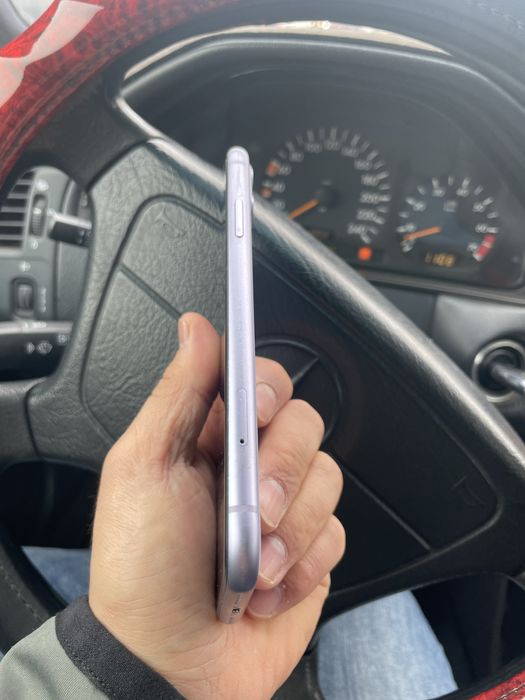 Айфон 11 64 гиг 77 акб