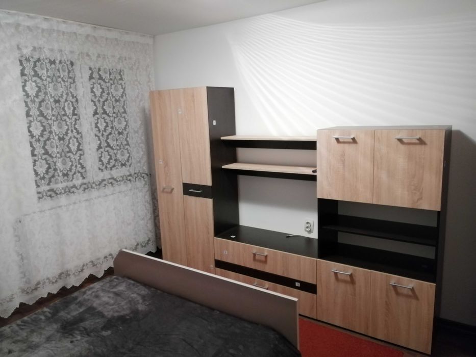 Inchiriez apartament vis-a-vis de promenada bloc nou