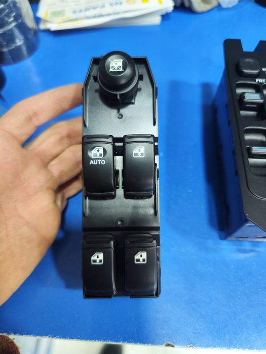 Кнопка стеклоподъёмника НЕКСИЯ ЛАСЕТТИ КОБАЛЬТ СПАРК