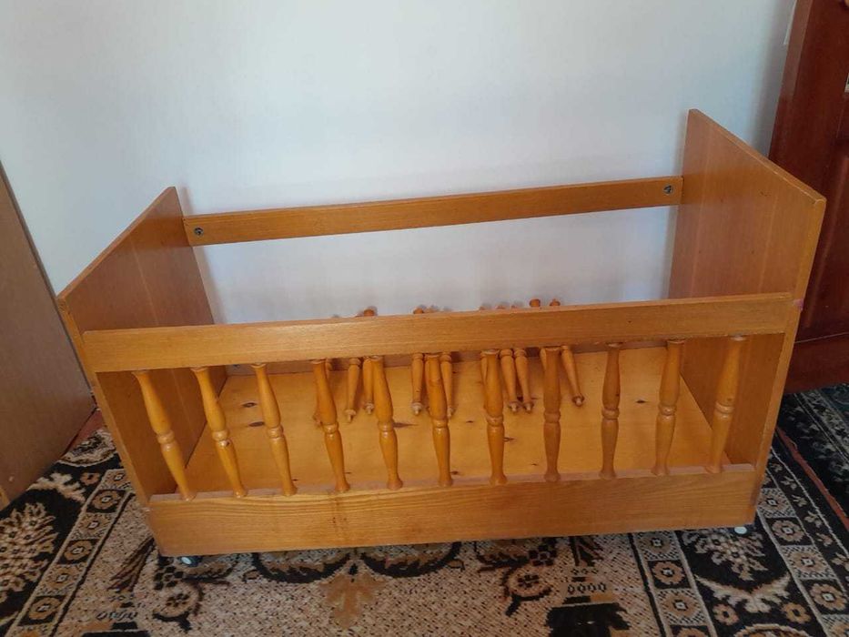 Продам детскую кровать манеж