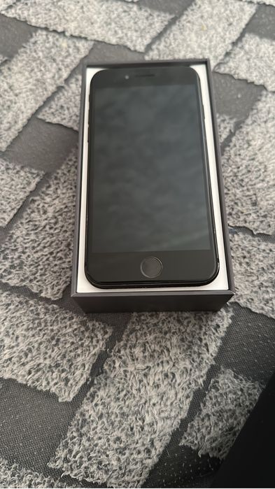 продается iPhone 8, идеалоное состояние.