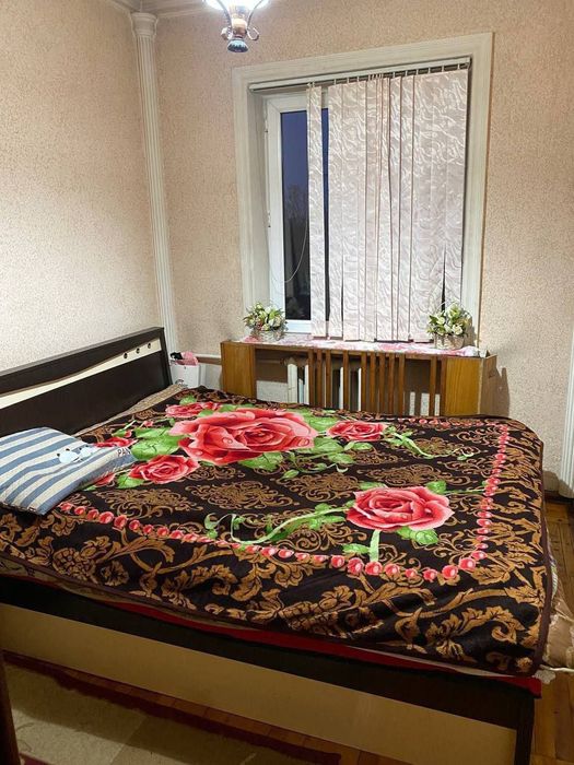 Kv arenda Jahon tillar unver oldi 2 ta qiz bola kerak