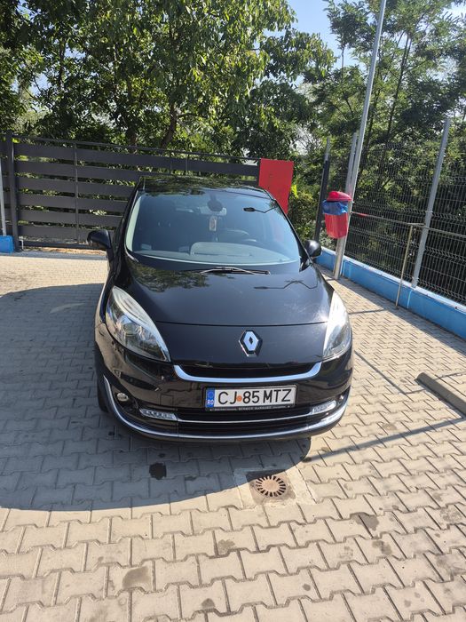 Vând Renault Grand Scenic