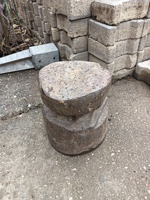 Nicovală veche!!! Din fier masiv (foarte grea)