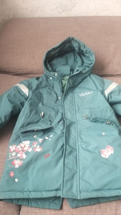 Продам недорого детские куртки