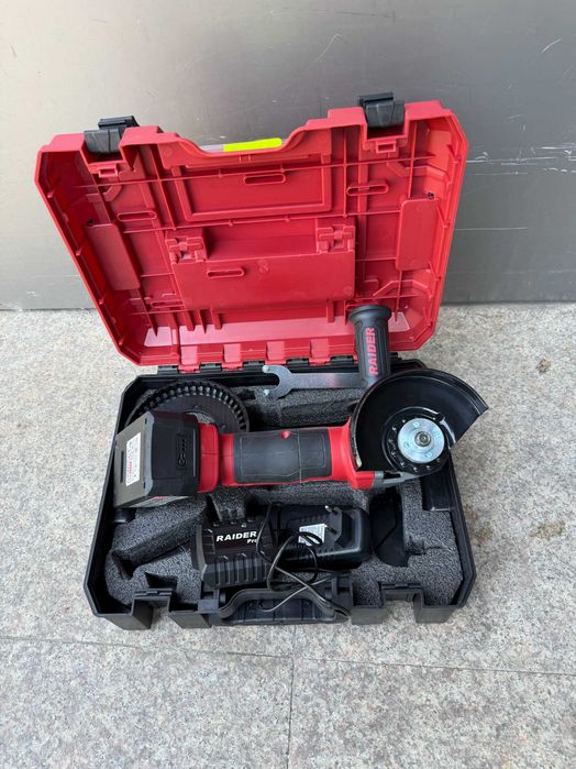 030251	R20 Ъглошлайф Ø125mm 4Ah RDP-SPAG20 Set